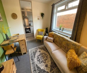 2 Bed Central Cardiff Apartment - Sleeps Five!