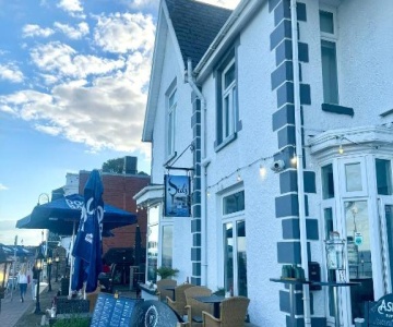 Sids Restaurant And Bar With Rooms