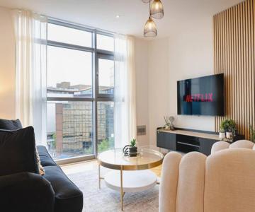 Sophisticated Cardiff Apartment Free Parking