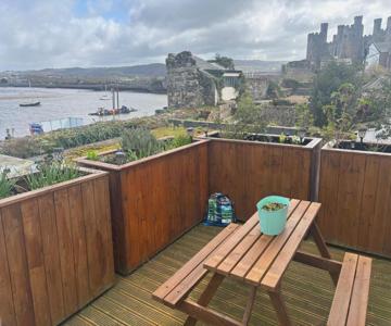 Compton House 1, Sea & Castle Views