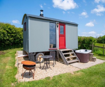 The Big Cwtch Shepherd's Hut