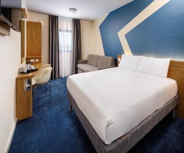 Ibis London Heathrow T5