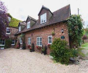 Hanger Down House Bed And Breakfast