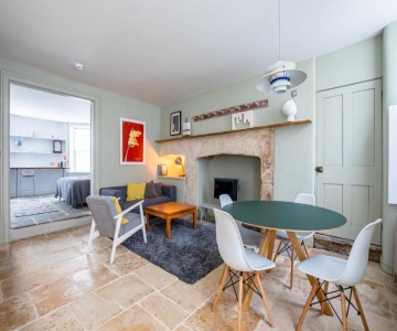 Walcot Apartment