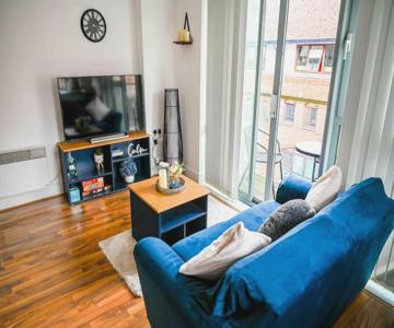 Birmingham City Centre Flat With Balcony
