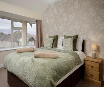 Arnside - Spacious 10-bedroom Seaside Cottage