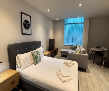 Modern Studio In Bracknell With Free Parking