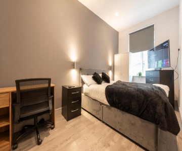 1 Bedroom Luxury Serviced Apartment
