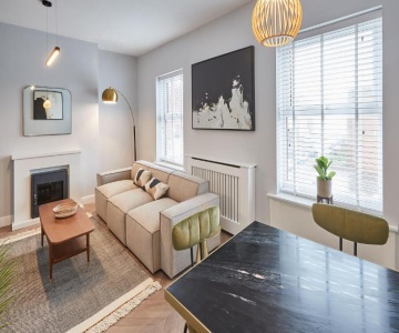 Cosy Coastal Apartment 2