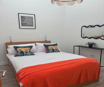 Pembroke Court Apartment