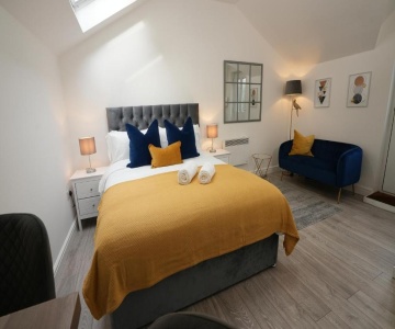 Cosy & Quiet - King Bed, Central, Smart Tv