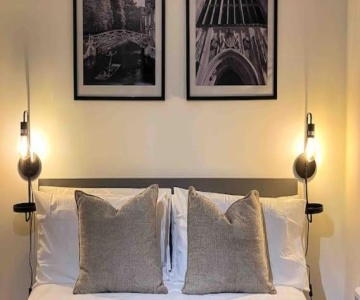 Cozy Studio Near Train Station