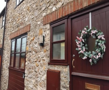 Charming Chard Town House Pets Welcome