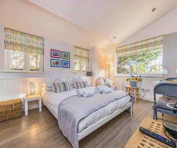 Delightful Studio In West Ashling - Pass The Keys