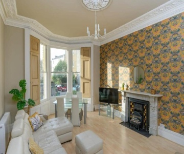 Gorgeous Apartment Seconds From Seafront Clevedon
