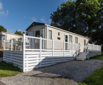 16 Lakeview, Pelham Retreat