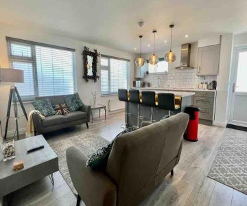 The Emslie Road Beach Flat