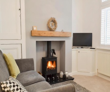 Cottage On The Green