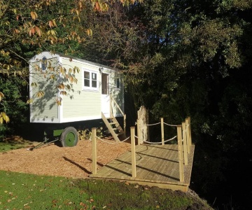 Waterside Shepherds Hut