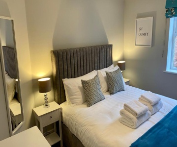 Luxury Riverside City Centre Apartment