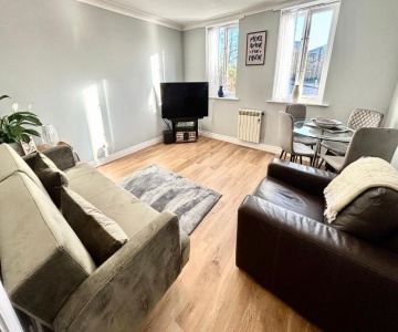 Fab City Centre Apartment With Free Parking