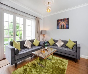 Thomas, Off Leeman Road