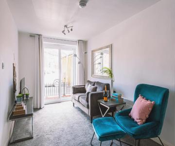 2 Bed Boutique Apartment With Free Parking