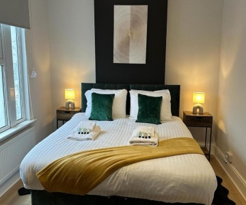 3 Bed Chill Glouc Free Parking