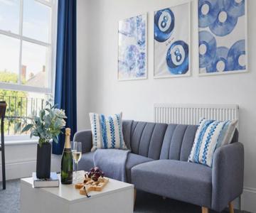 Modern Serviced Apartments Steps From Gloucester Quays