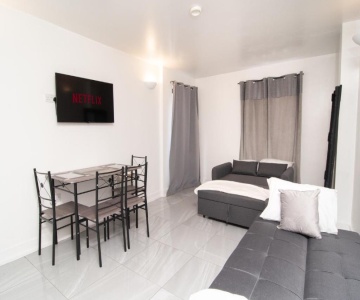 2 Bed 2 Bath City Centre Sleep 7