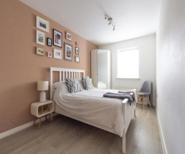 Spacious Central Family Apartment