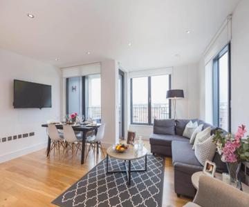 Portobello Apt With Floor-to-ceiling Views