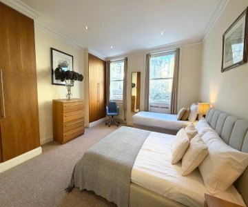 Buckingham Palace View Apartment