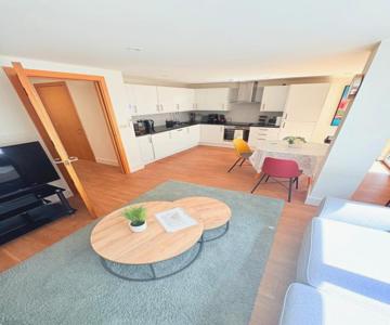 Modern 2 Bed 2 Bath Apartment Hyde Park