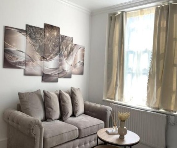 New Look Flat In Waterloo