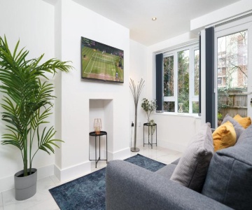 Boutique Flat Near O2 & Excel