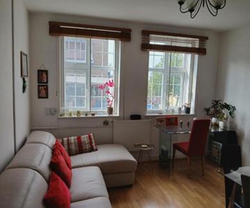 Sunny And Spacious Flat In Nw3