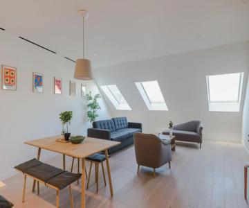 Spacious 2-bedroom Penthouse with AC in Soho