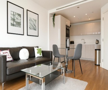 Still Life Aldgate Deluxe