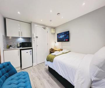 Battersea Studios by Sleepy