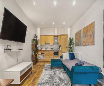 Vibrant 2-bed By Bow