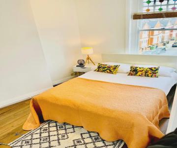 Bright One -Bed for 4 - Abeville Village