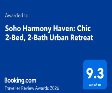 Soho Harmony Haven: Chic 2-bed, 2-bath Urban Retreat