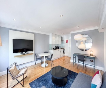 Large And Very Stylish Apartment P1
