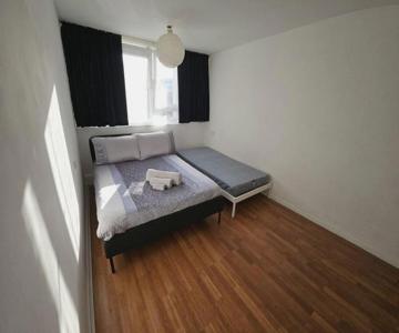 City Residence Steps From Kings Cross Station!