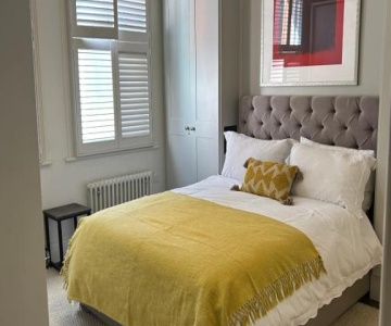 Chelsea Flat, Convenient And Quiet