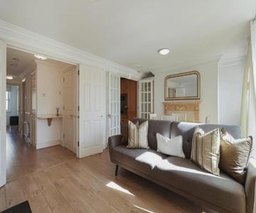 Two Bed Two Bath Kensington Apartment