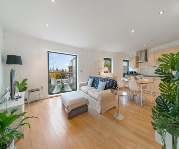 Charming Modern Flat In Battersea