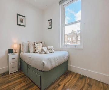 Compact Self Contained Studio in Paddington
