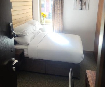 Central Boutique Room 302